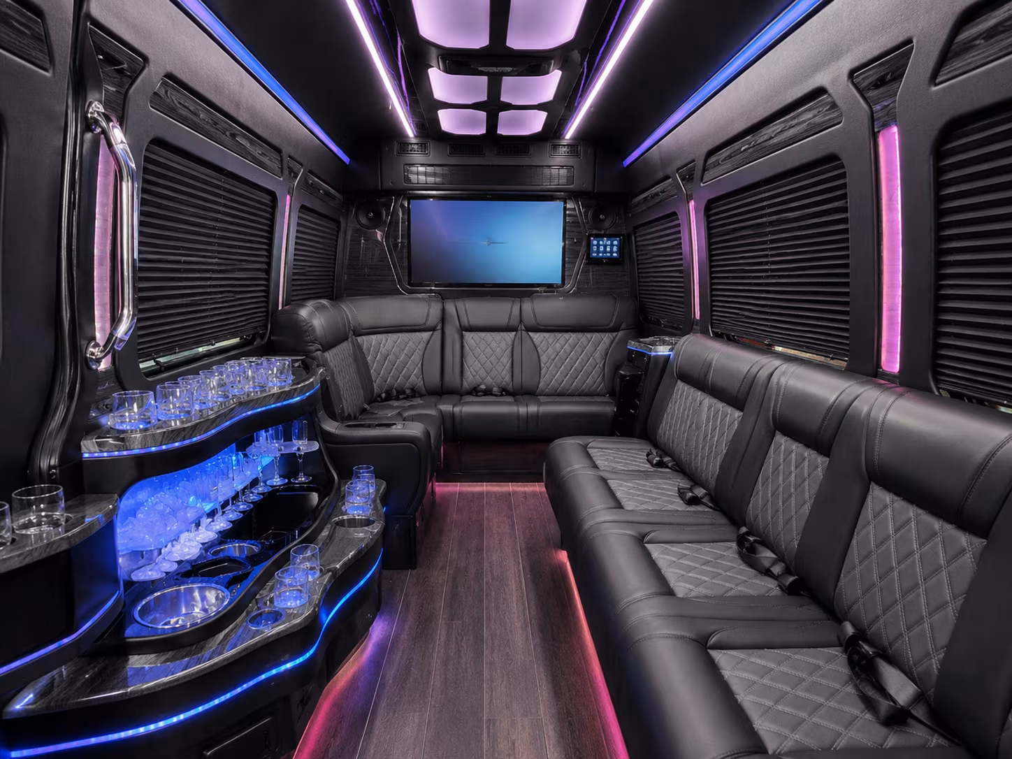 bayonnecharterbuscompany com will help you get to six flags hersheypark and every theme park run